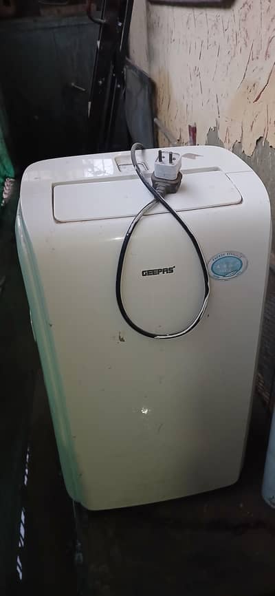 Portable AC, used,  8/10 condition,  proper working.