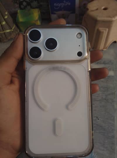 Apple iPhone XR converted 17 pro