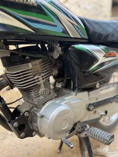 Honda CG125  good condition 10 by 8.  Ladka no number. Exchange offer.