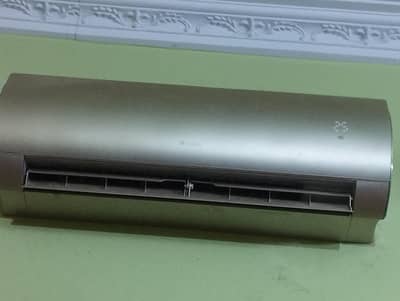 a c for sell gree inverter 1 ton perfect working condition