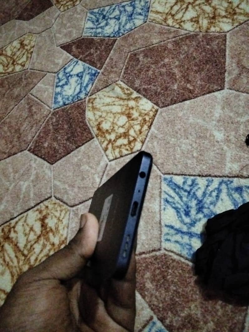 OPPO A60 4
