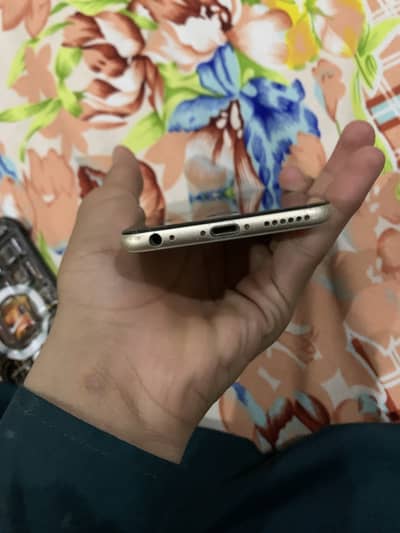 Apple iPhone 6S