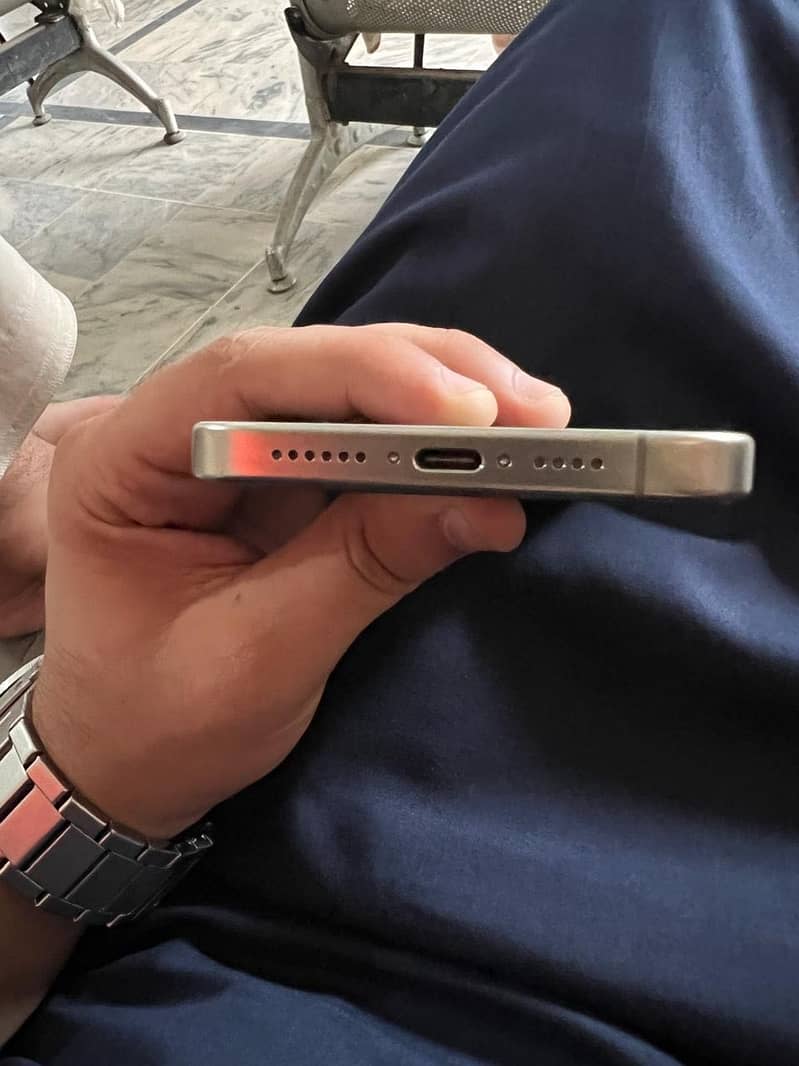 Apple iPhone 15 Pro Max 1
