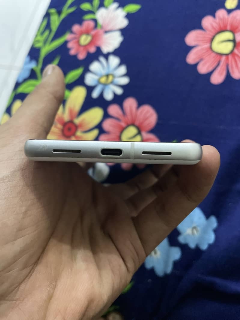 Google Pixel 7 4