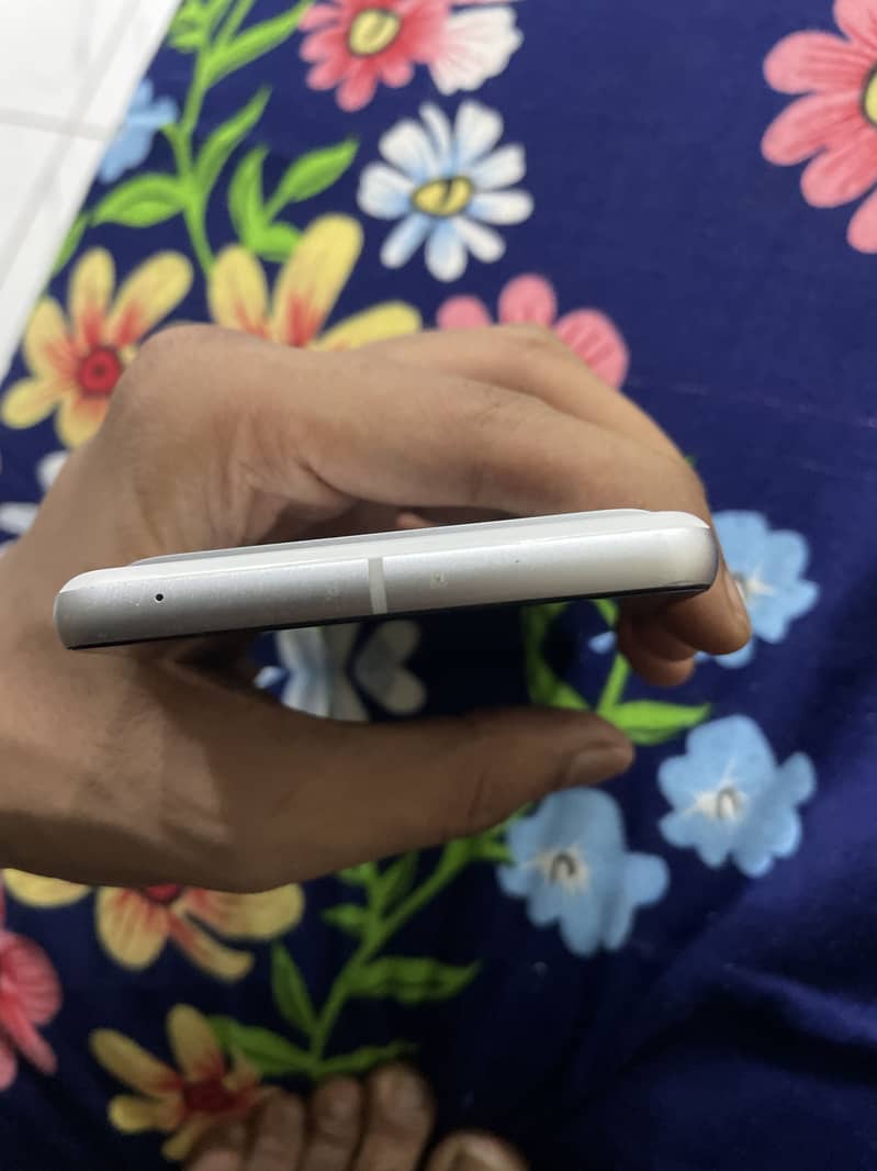 Google Pixel 7 5