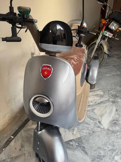 metro premium scooti