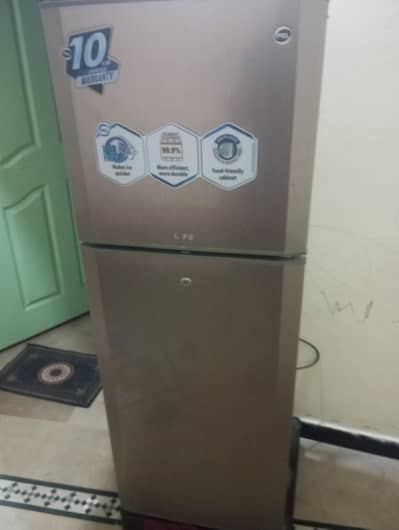 pel refrigerator Medium size new condition 03715083395