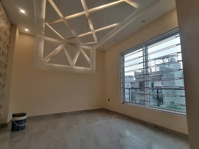Prime Location Upper Portion Sized 5 Marla Is Available For rent In Jubilee Town