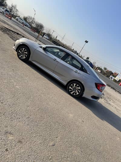 Honda civic 2018 oriel red meter with low milage