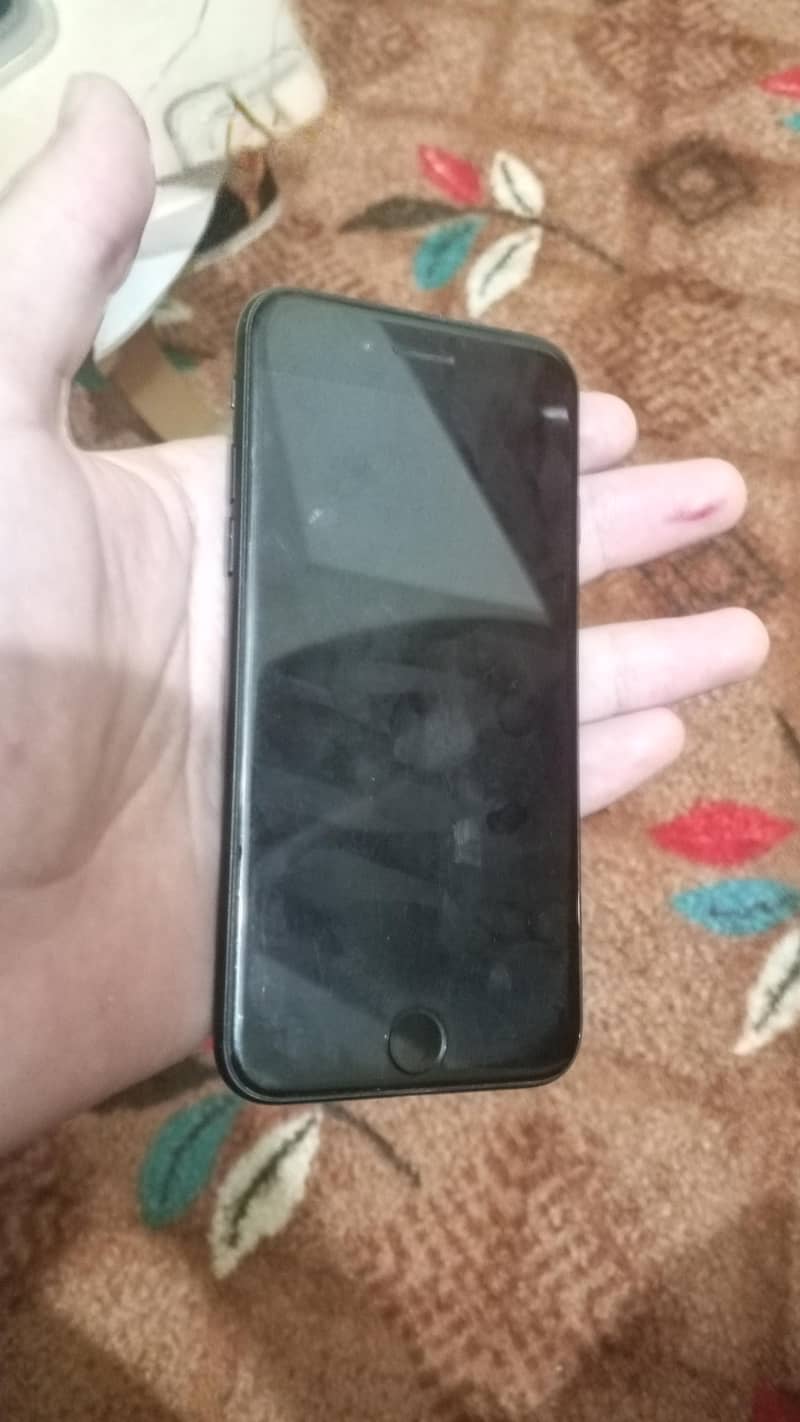 Apple iPhone 7 1