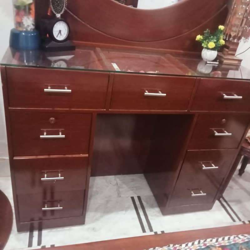 dressing table 1