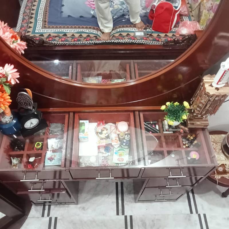 dressing table 2