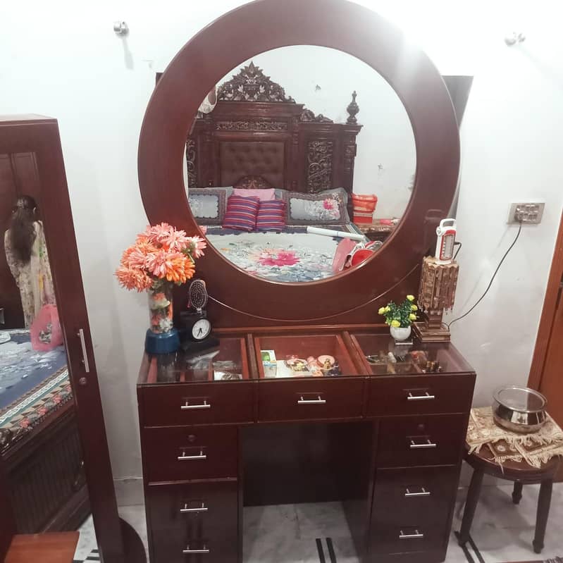 dressing table 3