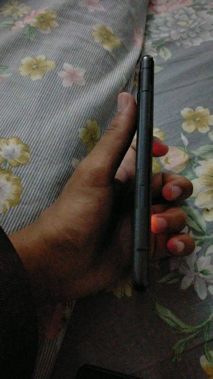 Google Pixel 7a black 5