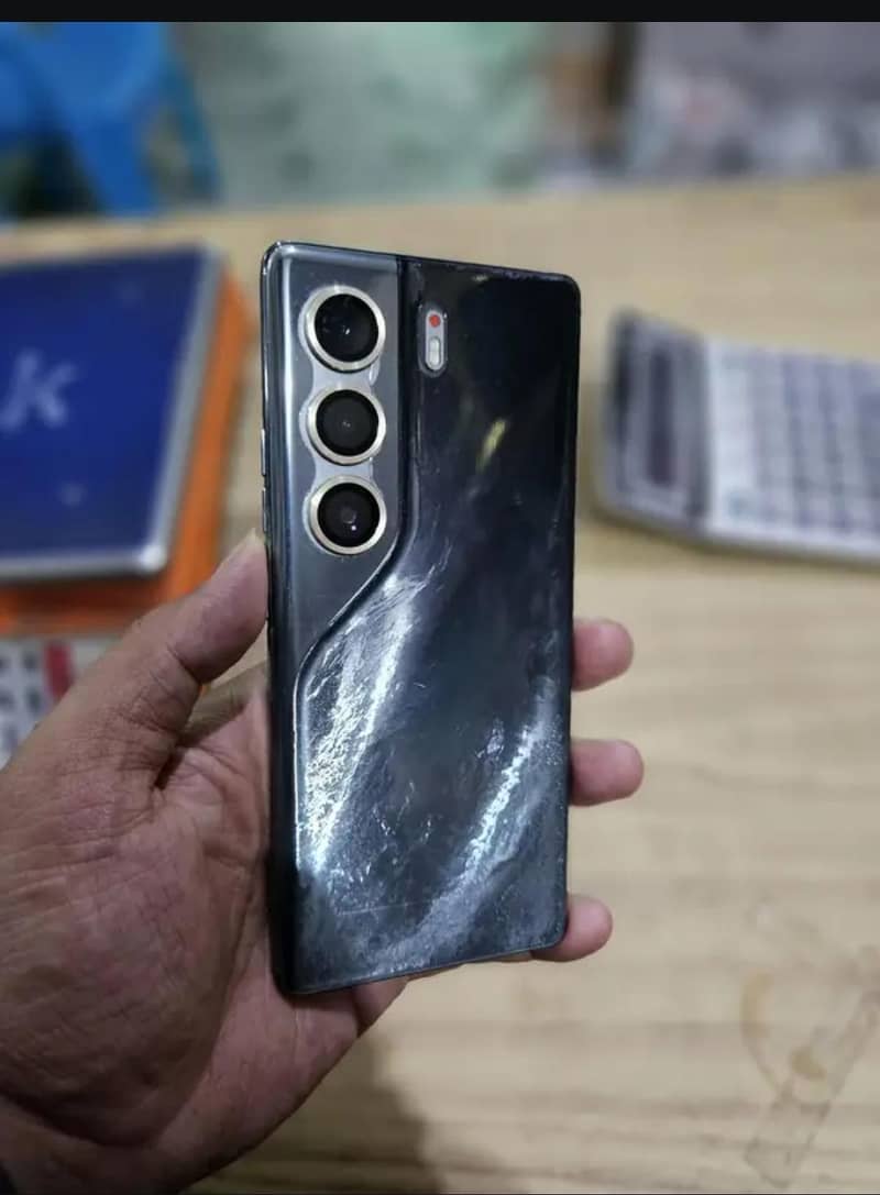 Tecno camon 40 pro 3