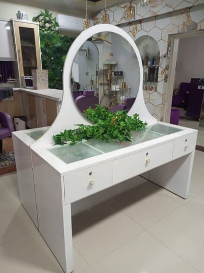premium double sided Salon vanity mirror table/ parlour styling table