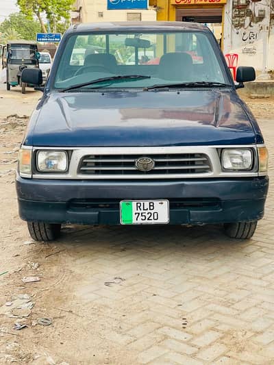 Toyota Hilux 2004