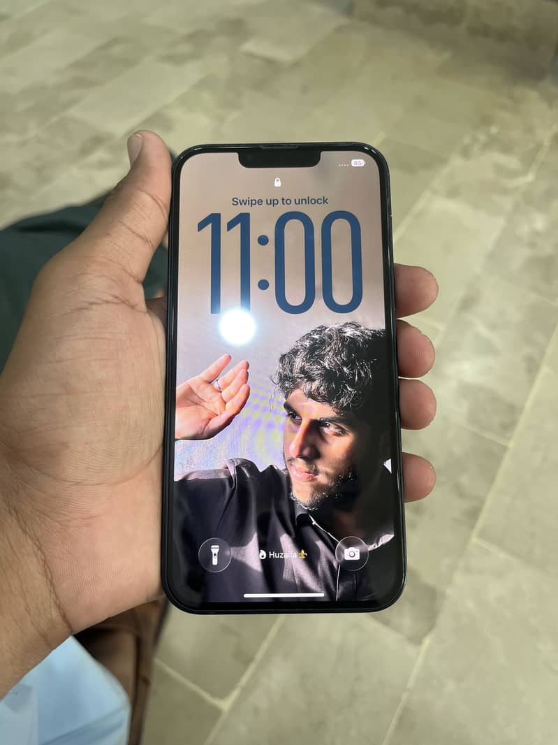 Apple iPhone 13 0