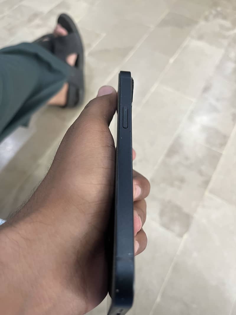 Apple iPhone 13 3