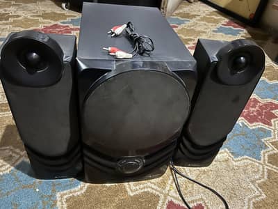 I’m selling Audionic Rainbow R21