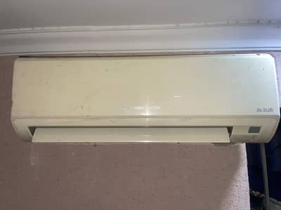 Mitsubishi 1 ton Ac for sale urgent