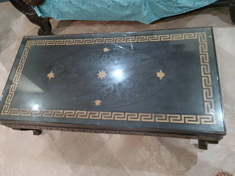 centre table condition 8/10 0