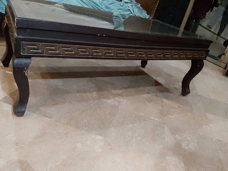 centre table condition 8/10 1