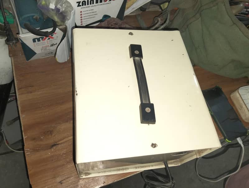 AUTOMATIC VOLTAGE STABLIZER 3