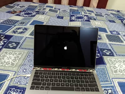 Macbook pro 2017 ( Sale / Exchange )
