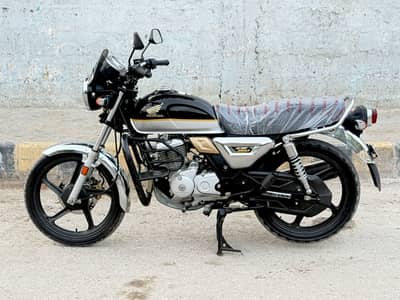 Cg 150 two tone colour brand new 0/3/3/1/2/7/0/0/1/3/8