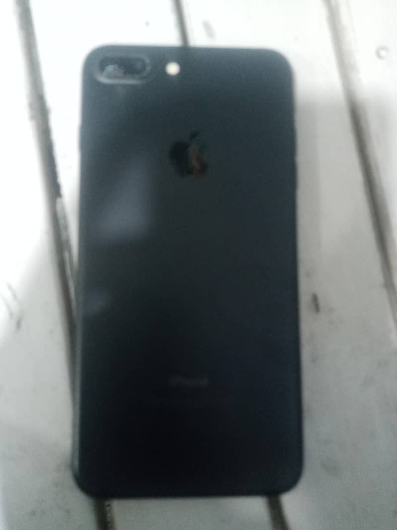 Apple iPhone 7 Plus 1