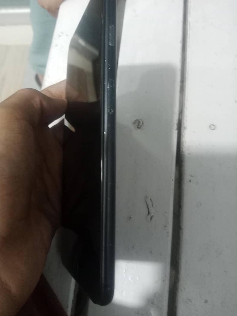 Apple iPhone 7 Plus 2