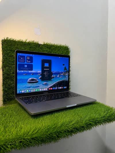 apple MacBook pro m1 pro chip 512 gb