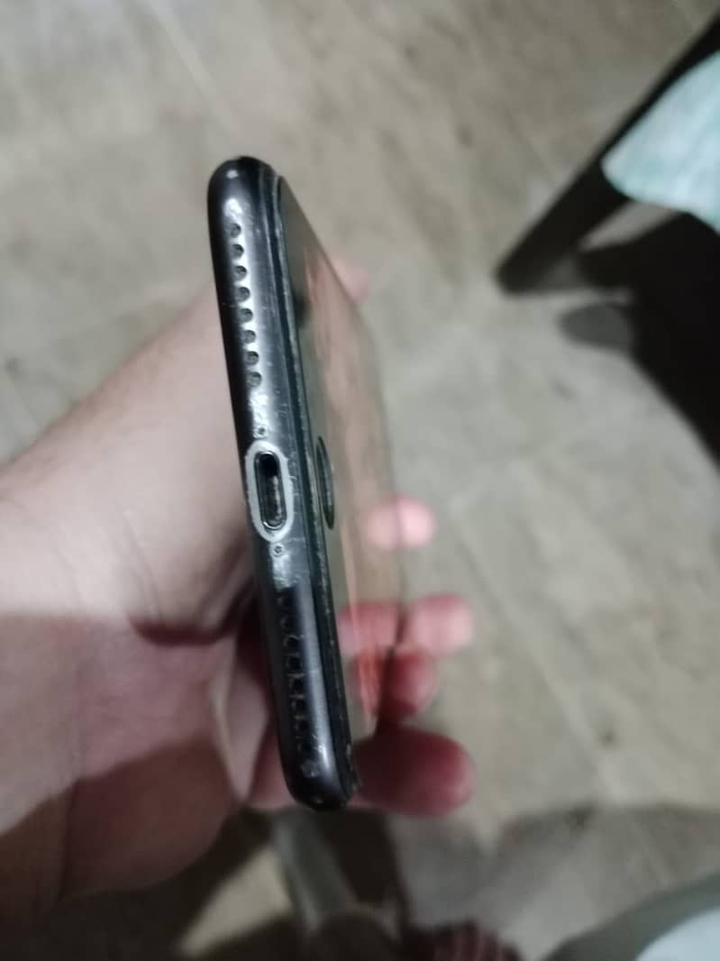 Apple iPhone 8 Plus 5