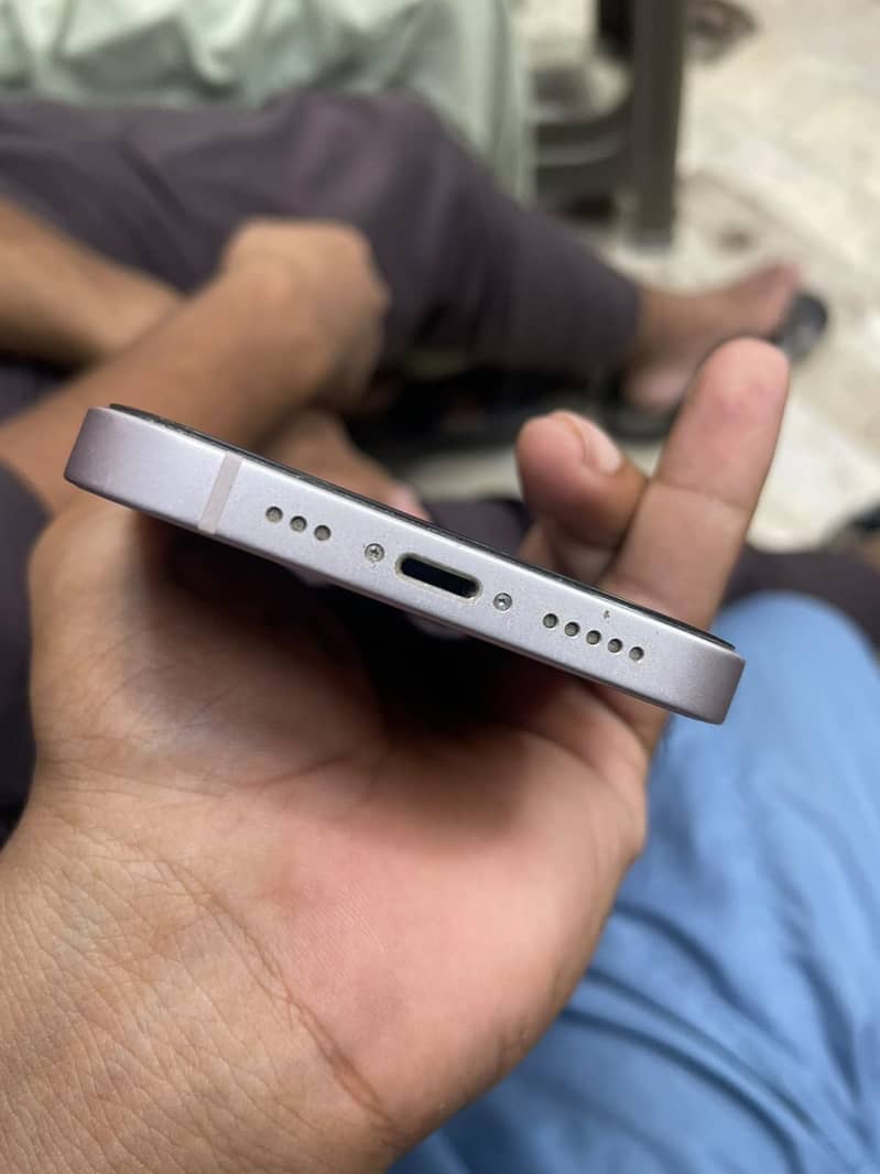 Apple iPhone 13 1