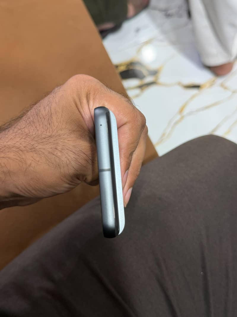 Google Pixel 8 7