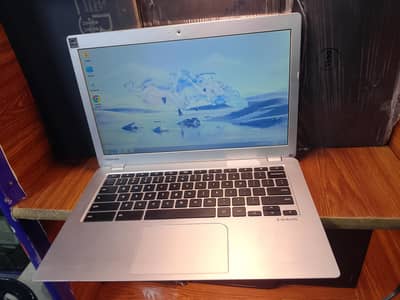 |TOSHIBA 13"SLIM | |2Gb 16GB| |WITH CHARGER|