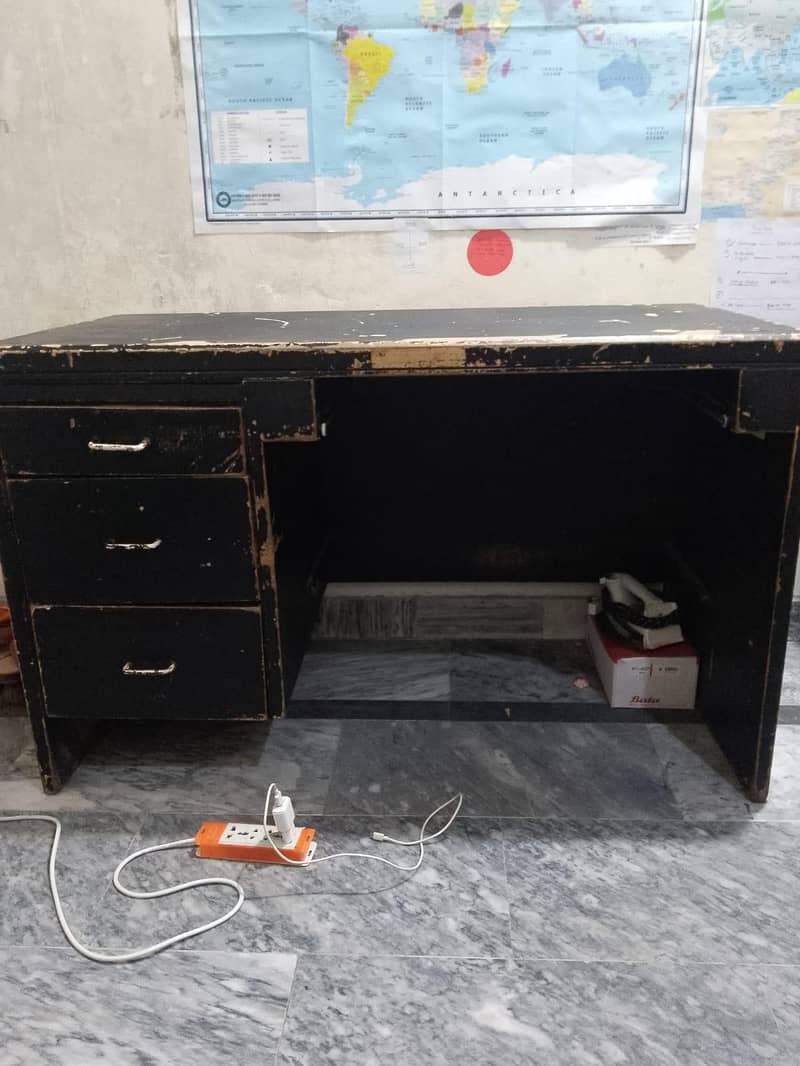 table/ vintage table 2