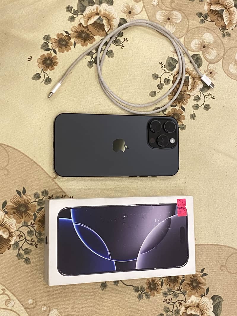 iPhone 16 Pro Max 1