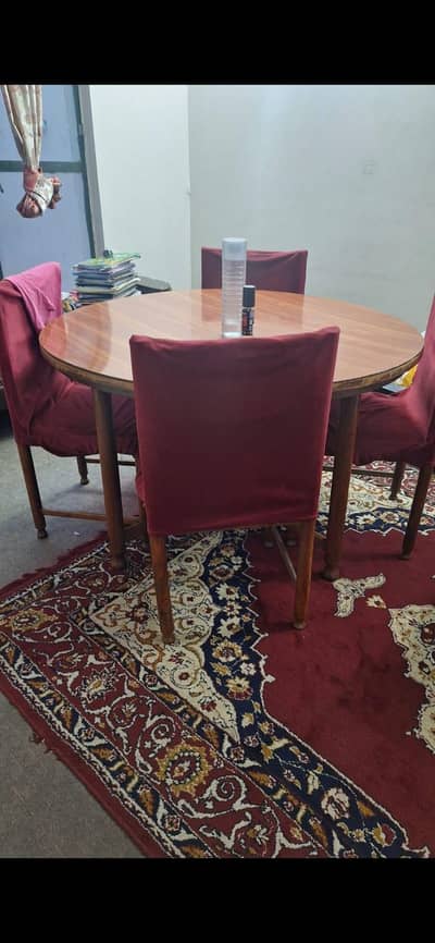 4 chair and 1 table Round for sale