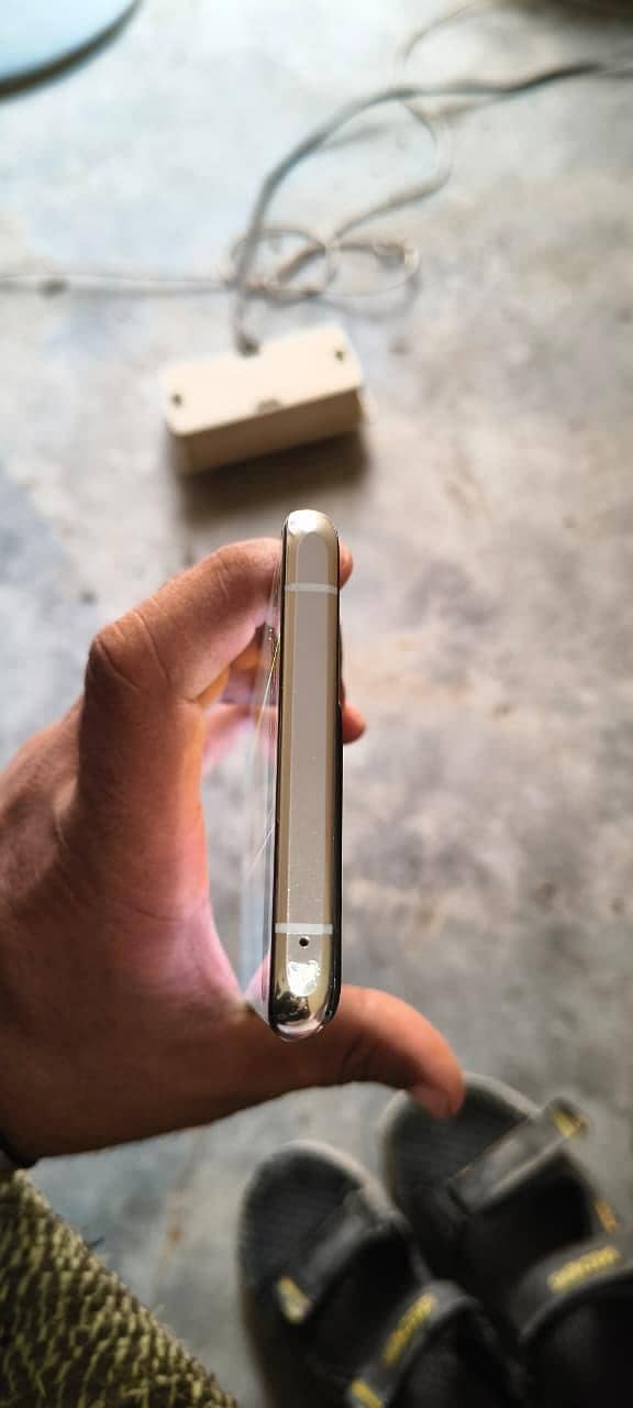 One Plus 10 Pro 5