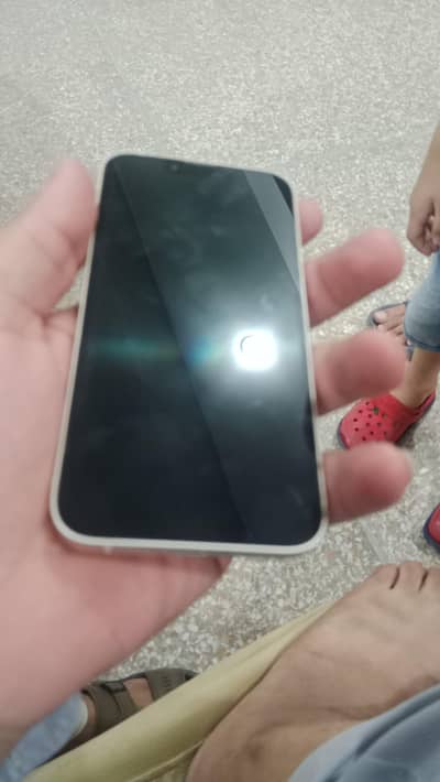 Apple iPhone 13