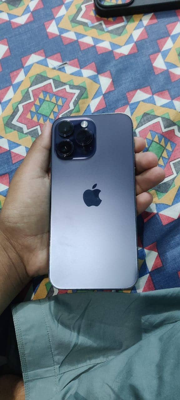 Apple iPhone 14 Pro Max 1
