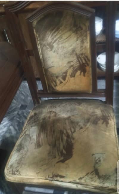 i m selling pure wood dining table sale