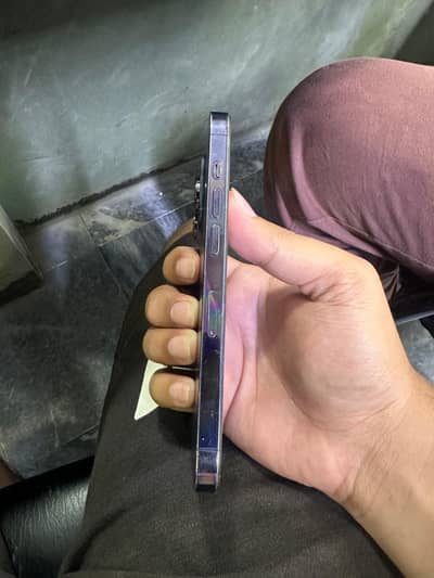 Apple iPhone 14 Pro water pack
