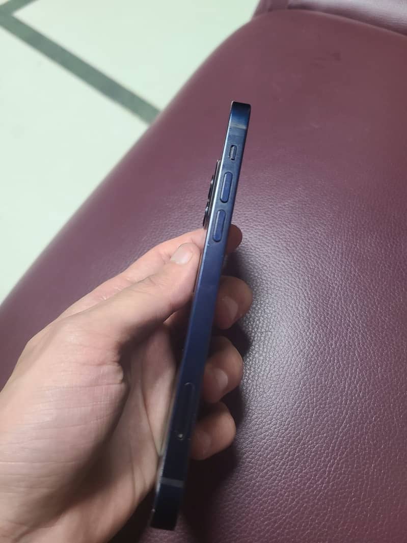 Apple iPhone 12 1