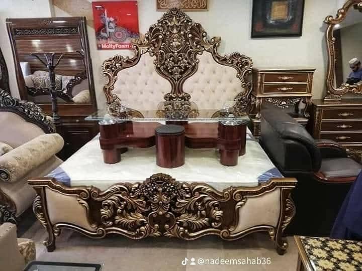 bed set + dressing +2 say table 8