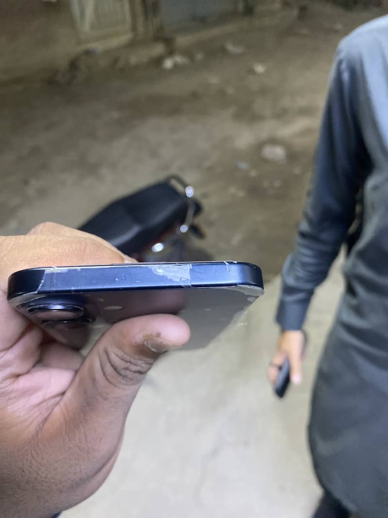 Apple iPhone 16 Plus 1