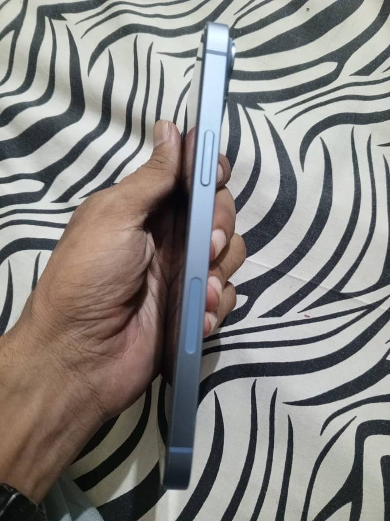 Apple iPhone 14 plus 3