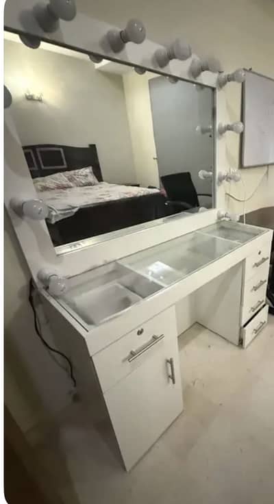 Vanity /makeup Table for sale